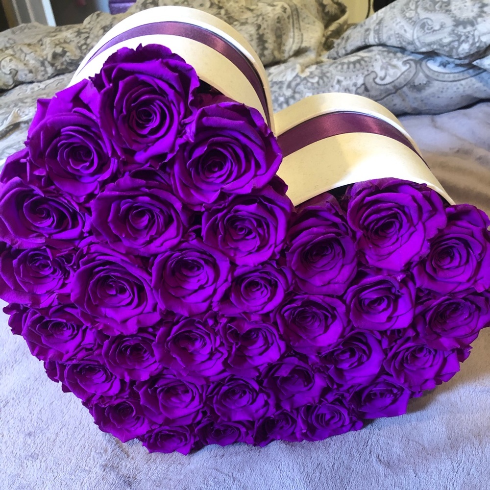 ROSES IN HEART SHAPE - Picture 5 of 5